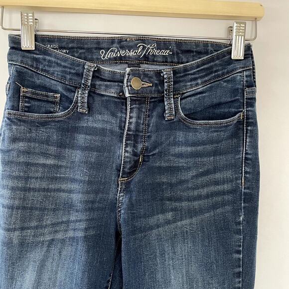 Universal Thread medium wash high rise skinny women's size 0 jeans casual pants - Picture 2 of 9